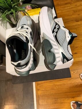 Saucony Women's Silver & Green Mesh Platform Sneakers